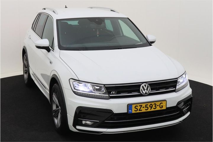 Photo 2 VIN: WVGZZZ5NZJW439234 - VOLKSWAGEN TIGUAN 