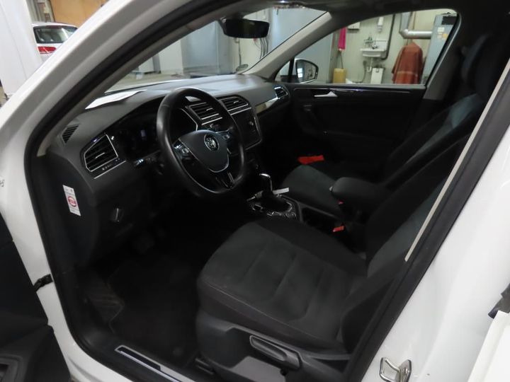 Photo 3 VIN: WVGZZZ5NZJW442278 - VOLKSWAGEN TIGUAN 