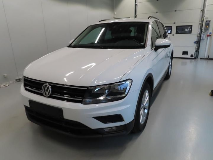 Photo 1 VIN: WVGZZZ5NZJW442667 - VOLKSWAGEN TIGUAN 