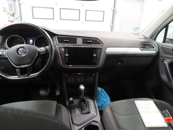 Photo 8 VIN: WVGZZZ5NZJW442667 - VOLKSWAGEN TIGUAN 