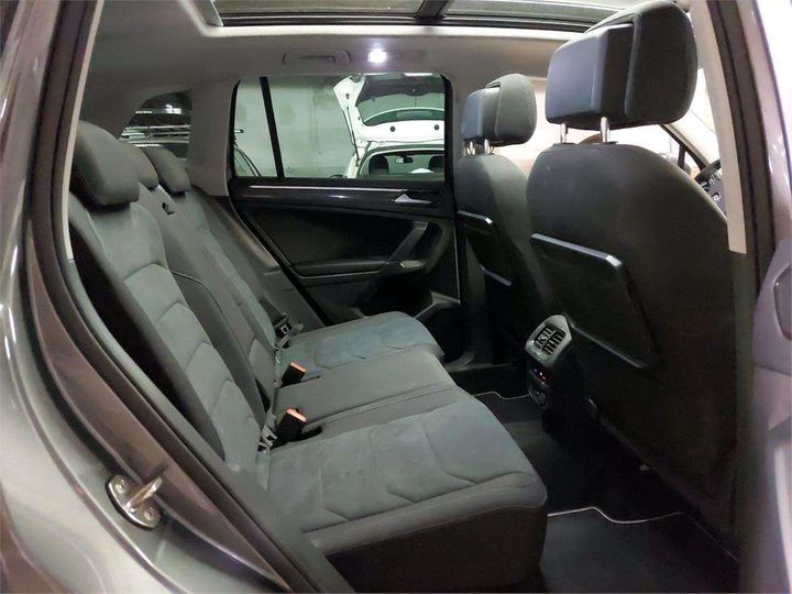 Photo 10 VIN: WVGZZZ5NZJW445623 - VOLKSWAGEN TIGUAN 