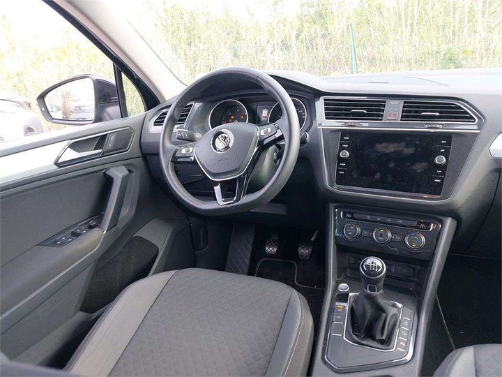 Photo 4 VIN: WVGZZZ5NZJW446055 - VOLKSWAGEN TIGUAN 