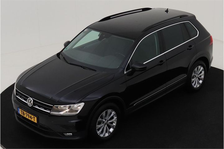 Photo 1 VIN: WVGZZZ5NZJW452815 - VOLKSWAGEN TIGUAN 