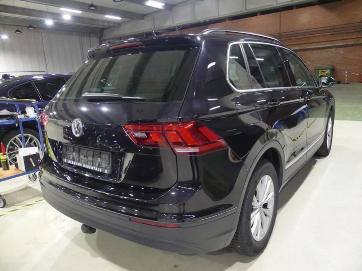 Photo 2 VIN: WVGZZZ5NZJW456014 - VOLKSWAGEN TIGUAN 