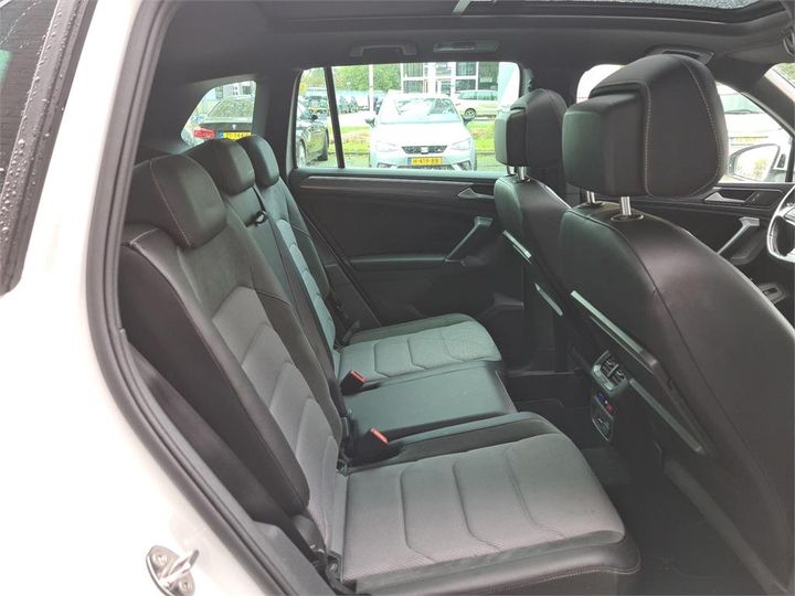 Photo 8 VIN: WVGZZZ5NZJW458945 - VOLKSWAGEN TIGUAN 