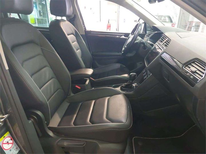 Photo 9 VIN: WVGZZZ5NZJW460001 - VOLKSWAGEN TIGUAN 