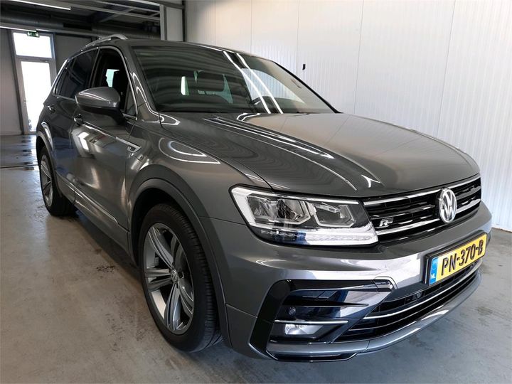 Photo 2 VIN: WVGZZZ5NZJW800887 - VOLKSWAGEN TIGUAN 