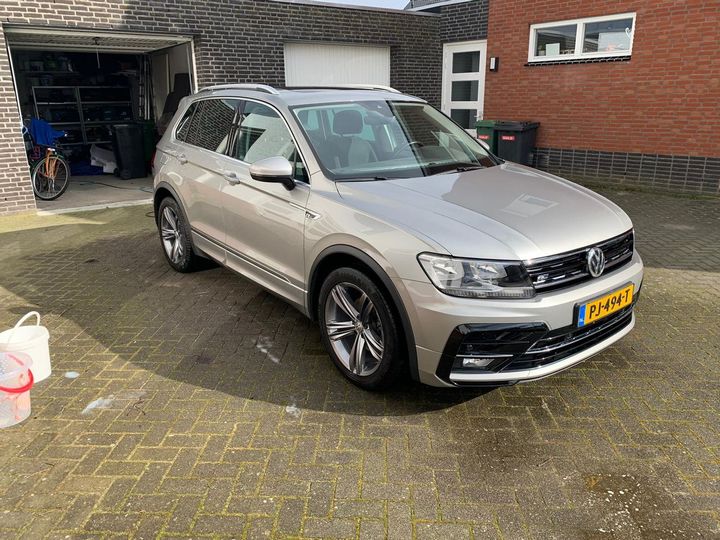 Photo 2 VIN: WVGZZZ5NZJW803893 - VOLKSWAGEN TIGUAN 