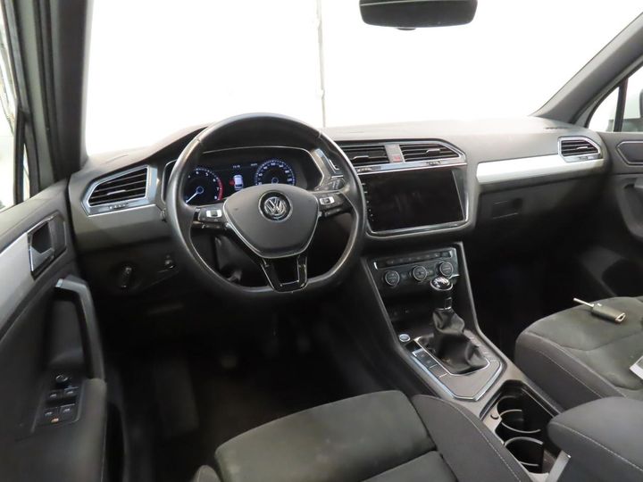 Photo 2 VIN: WVGZZZ5NZJW806867 - VW TIGUAN 