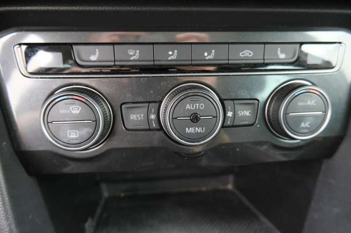 Photo 16 VIN: WVGZZZ5NZJW807678 - VOLKSWAGEN TIGUAN16 