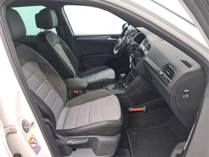 Photo 5 VIN: WVGZZZ5NZJW821482 - VOLKSWAGEN TIGUAN 