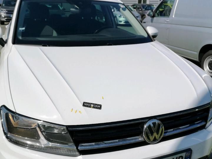 Photo 17 VIN: WVGZZZ5NZJW825709 - VOLKSWAGEN TIGUAN 