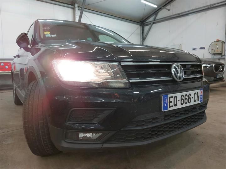 Photo 32 VIN: WVGZZZ5NZJW827255 - VOLKSWAGEN TIGUAN 