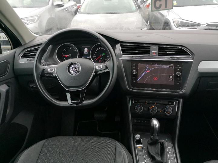 Photo 5 VIN: WVGZZZ5NZJW828458 - VOLKSWAGEN TIGUAN 