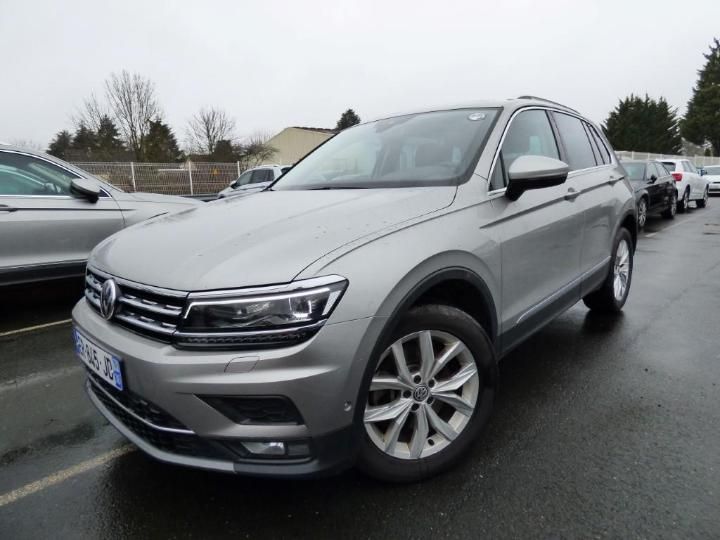 Photo 1 VIN: WVGZZZ5NZJW829678 - VOLKSWAGEN TIGUAN 