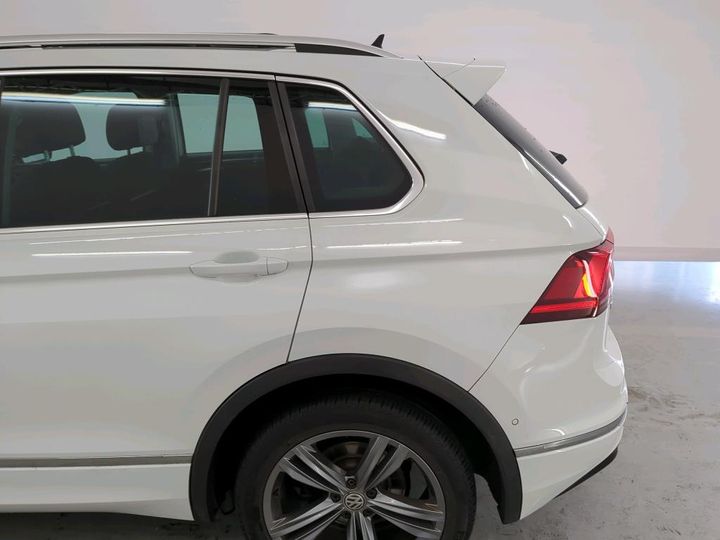 Photo 29 VIN: WVGZZZ5NZJW830987 - VW TIGUAN 