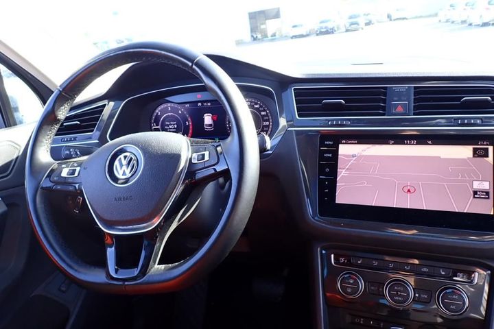 Photo 8 VIN: WVGZZZ5NZJW840228 - VOLKSWAGEN TIGUAN 