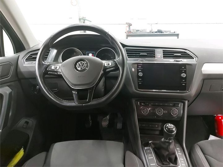 Photo 12 VIN: WVGZZZ5NZJW852843 - VOLKSWAGEN TIGUAN 