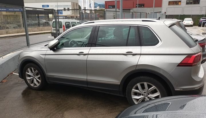 Photo 1 VIN: WVGZZZ5NZJW854309 - VOLKSWAGEN TIGUAN 