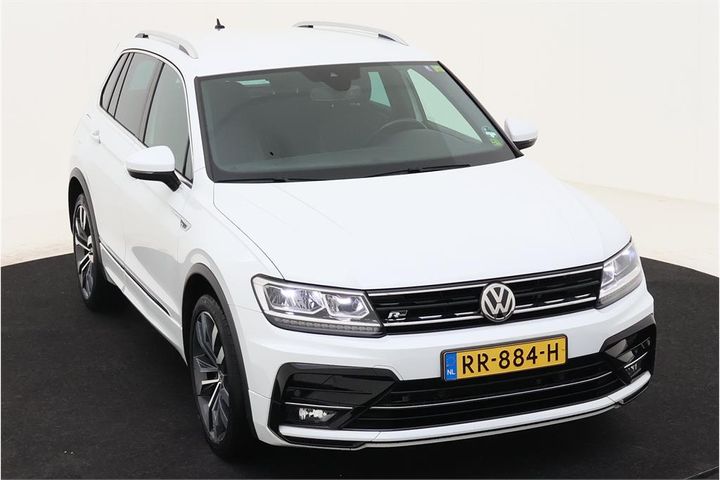 Photo 2 VIN: WVGZZZ5NZJW863123 - VOLKSWAGEN TIGUAN 