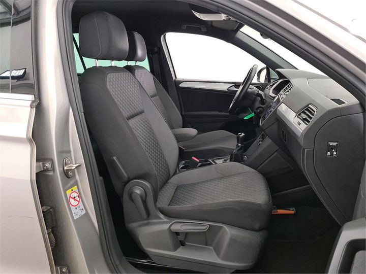 Photo 3 VIN: WVGZZZ5NZJW864629 - VOLKSWAGEN TIGUAN 