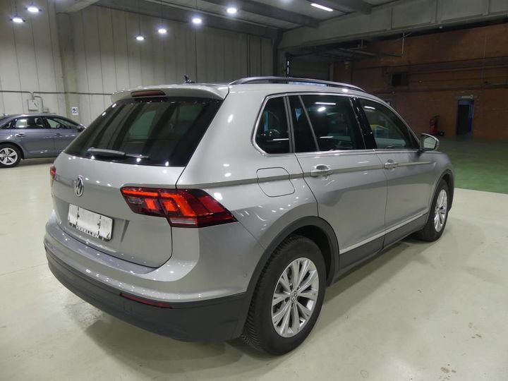 Photo 2 VIN: WVGZZZ5NZJW864790 - VOLKSWAGEN TIGUAN 