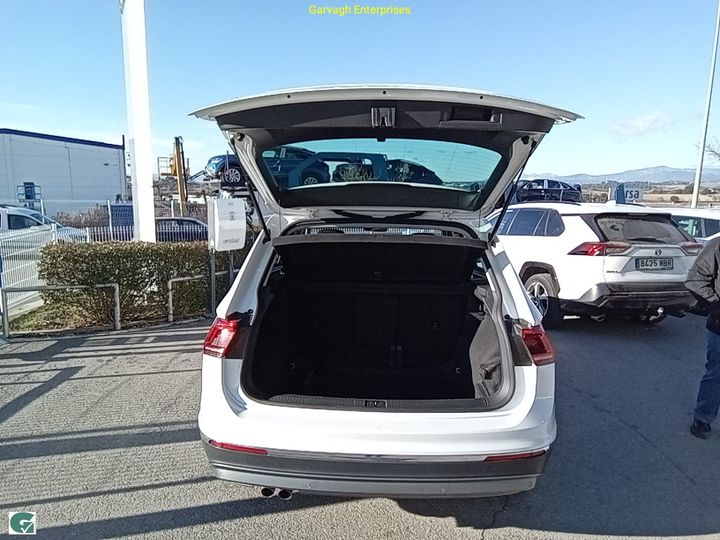 Photo 17 VIN: WVGZZZ5NZJW873851 - VOLKSWAGEN TIGUAN 