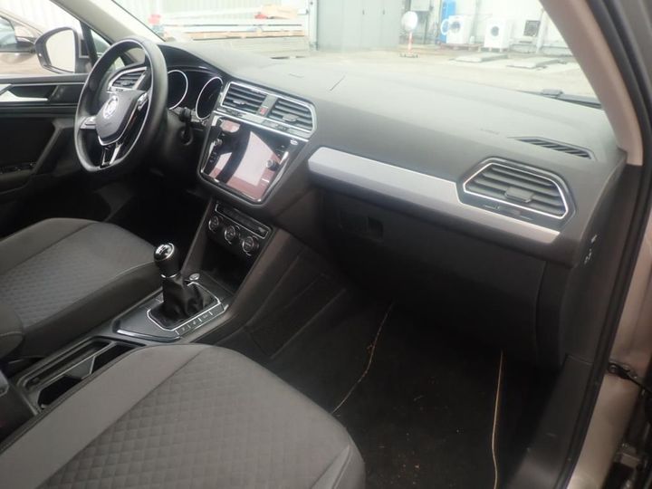 Photo 6 VIN: WVGZZZ5NZJW874378 - VOLKSWAGEN TIGUAN 