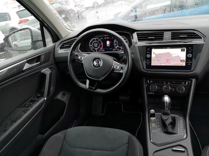 Photo 11 VIN: WVGZZZ5NZJW875730 - VOLKSWAGEN TIGUAN 