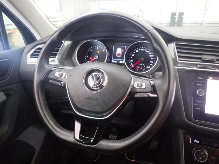 Photo 28 VIN: WVGZZZ5NZJW876902 - VOLKSWAGEN TIGUAN 