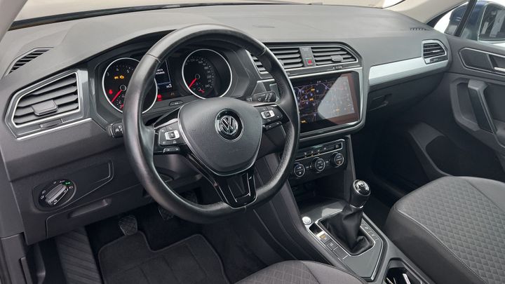 Photo 9 VIN: WVGZZZ5NZJW878473 - VOLKSWAGEN TIGUAN 