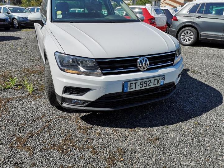 Photo 11 VIN: WVGZZZ5NZJW879210 - VOLKSWAGEN TIGUAN 