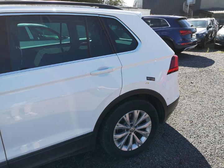 Photo 16 VIN: WVGZZZ5NZJW879210 - VOLKSWAGEN TIGUAN 