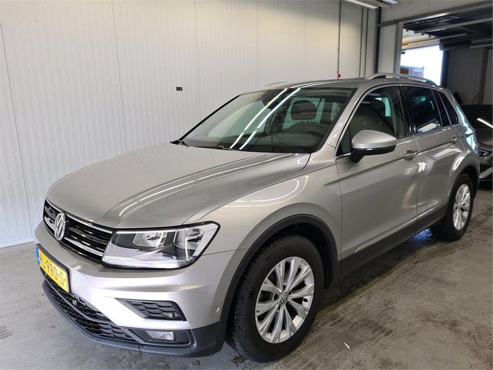 Photo 1 VIN: WVGZZZ5NZJW879313 - VOLKSWAGEN TIGUAN 