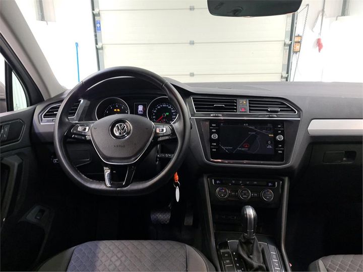 Photo 12 VIN: WVGZZZ5NZJW879313 - VOLKSWAGEN TIGUAN 