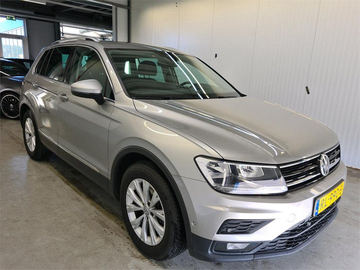 Photo 3 VIN: WVGZZZ5NZJW879313 - VOLKSWAGEN TIGUAN 