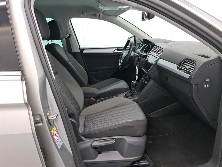 Photo 9 VIN: WVGZZZ5NZJW879313 - VOLKSWAGEN TIGUAN 