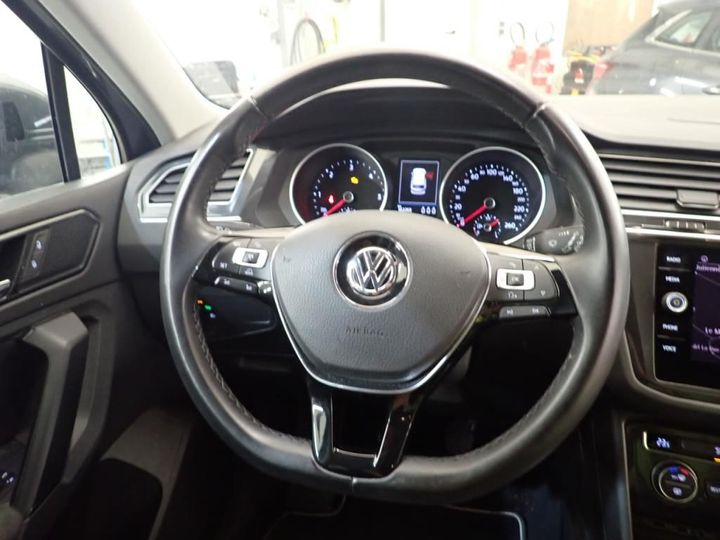 Photo 10 VIN: WVGZZZ5NZJW879470 - VOLKSWAGEN TIGUAN 