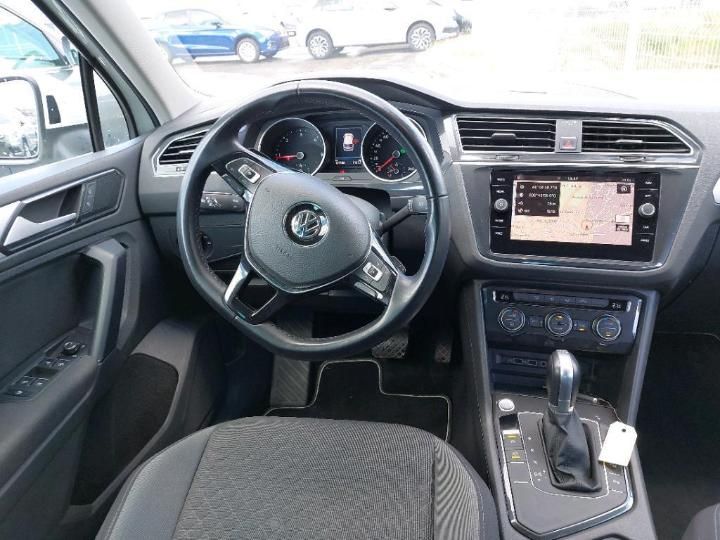 Photo 12 VIN: WVGZZZ5NZJW880751 - VOLKSWAGEN TIGUAN 