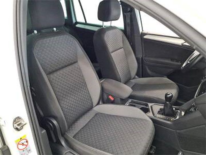 Photo 9 VIN: WVGZZZ5NZJW884566 - VOLKSWAGEN TIGUAN 