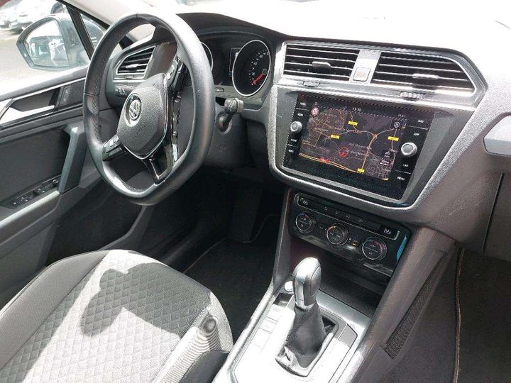 Photo 4 VIN: WVGZZZ5NZJW884918 - VOLKSWAGEN TIGUAN 