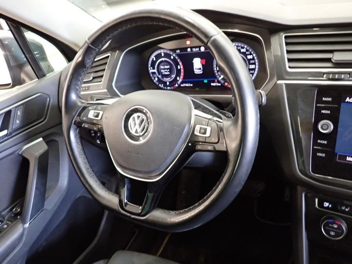 Photo 38 VIN: WVGZZZ5NZJW887999 - VOLKSWAGEN TIGUAN 