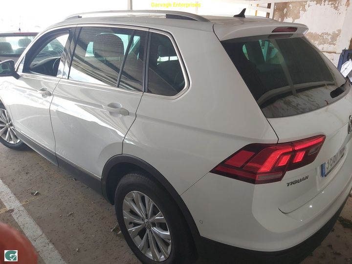 Photo 32 VIN: WVGZZZ5NZJW888272 - VOLKSWAGEN TIGUAN 