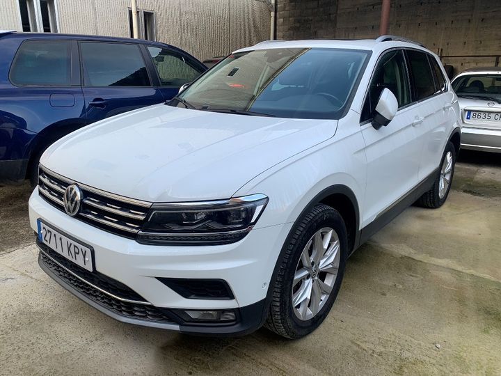 Photo 1 VIN: WVGZZZ5NZJW899413 - VOLKSWAGEN TIGUAN 