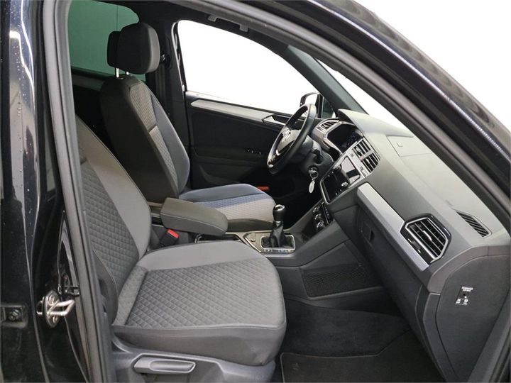 Photo 5 VIN: WVGZZZ5NZJW910365 - VOLKSWAGEN TIGUAN 