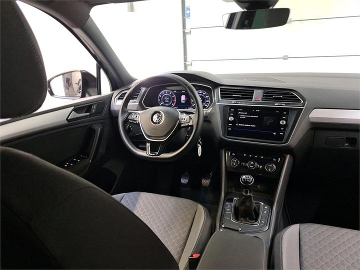 Photo 6 VIN: WVGZZZ5NZJW910365 - VOLKSWAGEN TIGUAN 