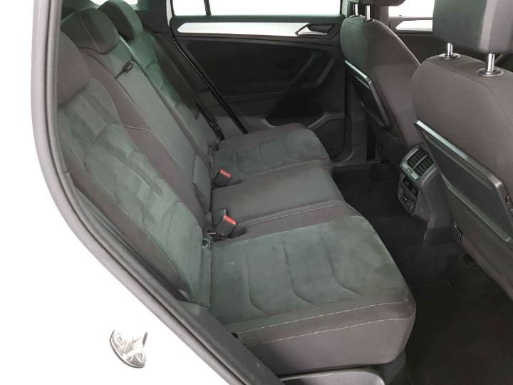 Photo 17 VIN: WVGZZZ5NZJW917496 - VOLKSWAGEN TIGUAN 