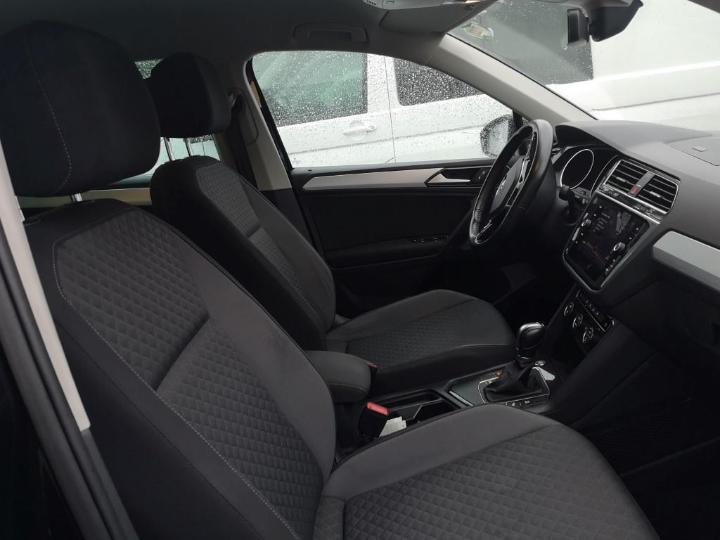 Photo 2 VIN: WVGZZZ5NZJW930984 - VOLKSWAGEN TIGUAN 