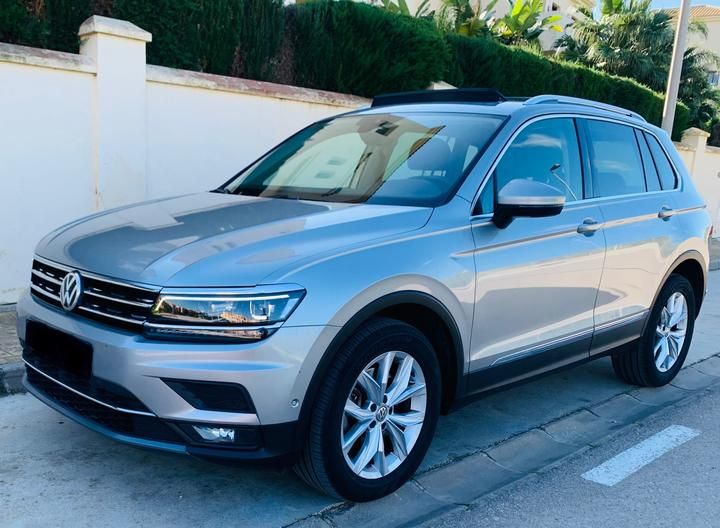 Photo 1 VIN: WVGZZZ5NZJW939130 - VOLKSWAGEN TIGUAN 4X4 (FOUR WHEEL DRIVE). 