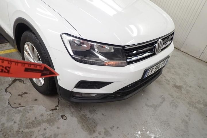 Photo 25 VIN: WVGZZZ5NZJW942329 - VOLKSWAGEN TIGUAN 